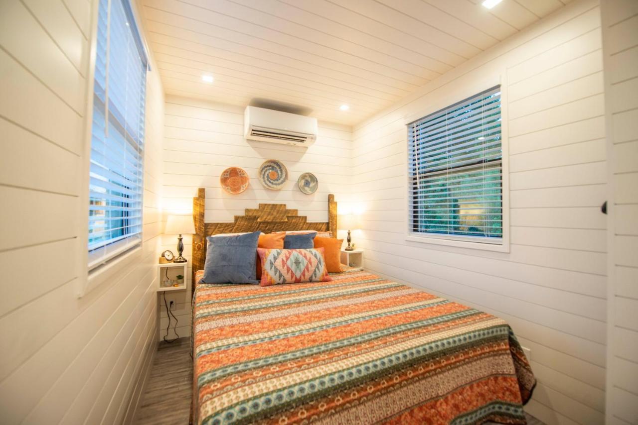 Villa La Casita-Shipping Container House Near Magnolia/Baylor Bellmead Exterior foto