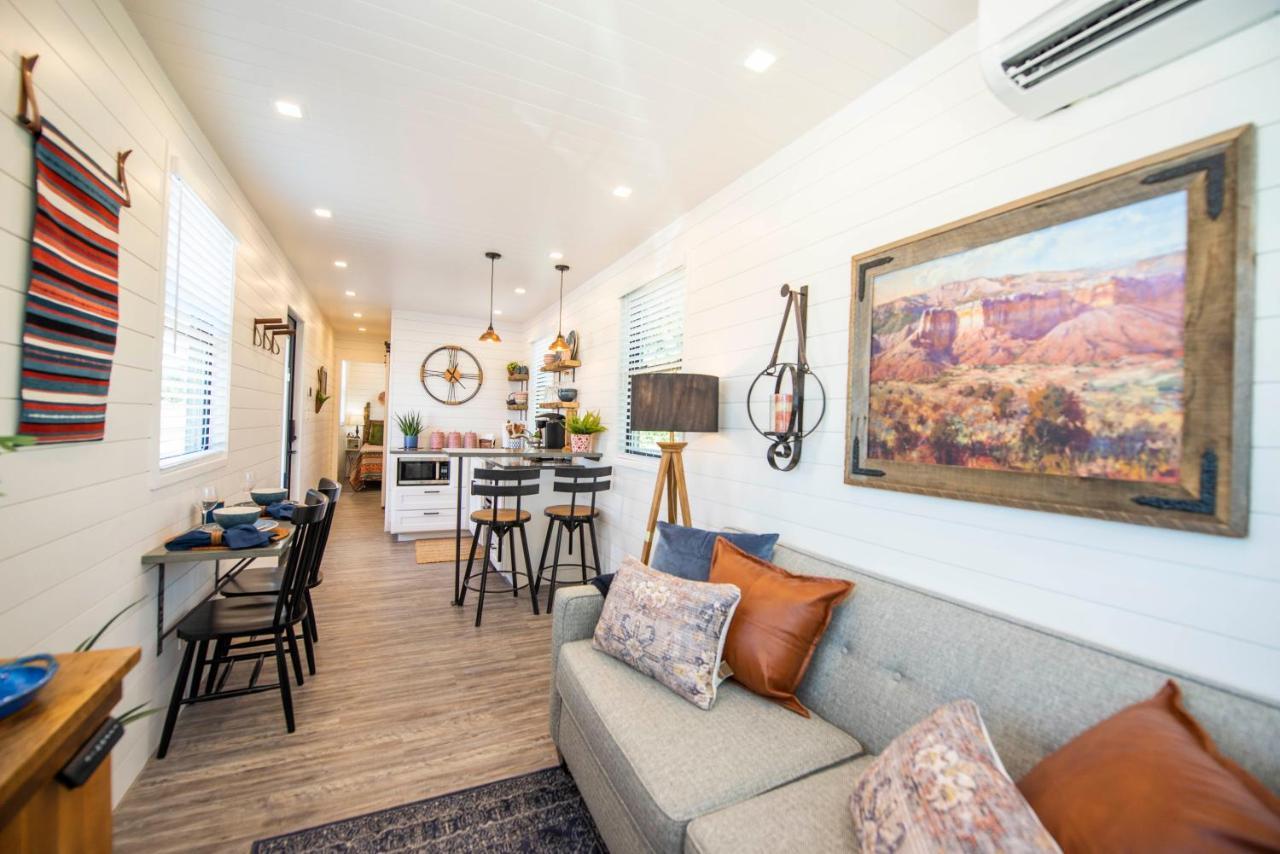 Villa La Casita-Shipping Container House Near Magnolia/Baylor Bellmead Exterior foto