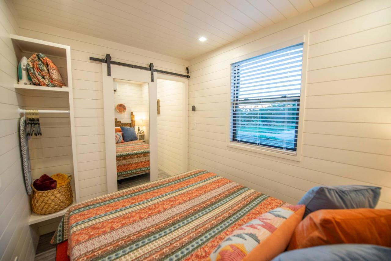 Villa La Casita-Shipping Container House Near Magnolia/Baylor Bellmead Exterior foto