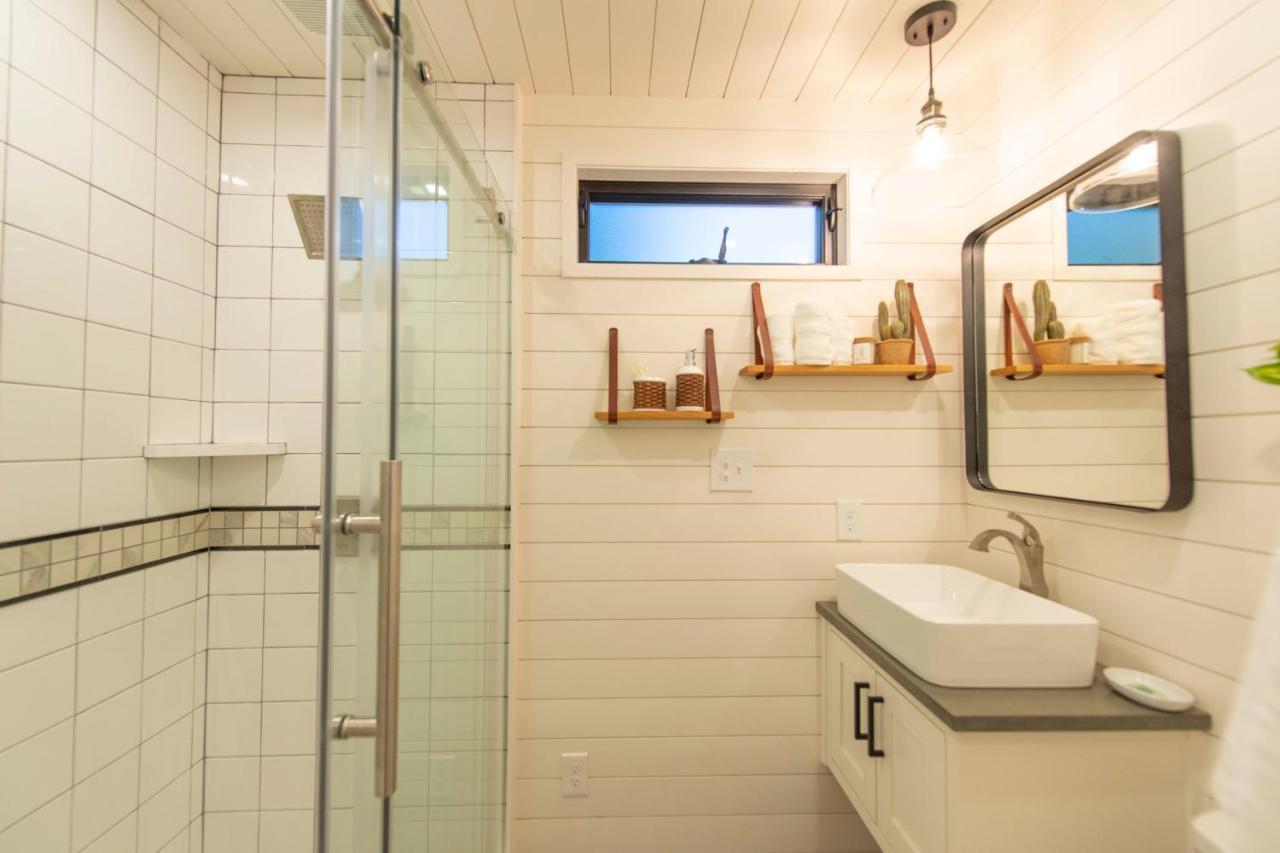 Villa La Casita-Shipping Container House Near Magnolia/Baylor Bellmead Exterior foto