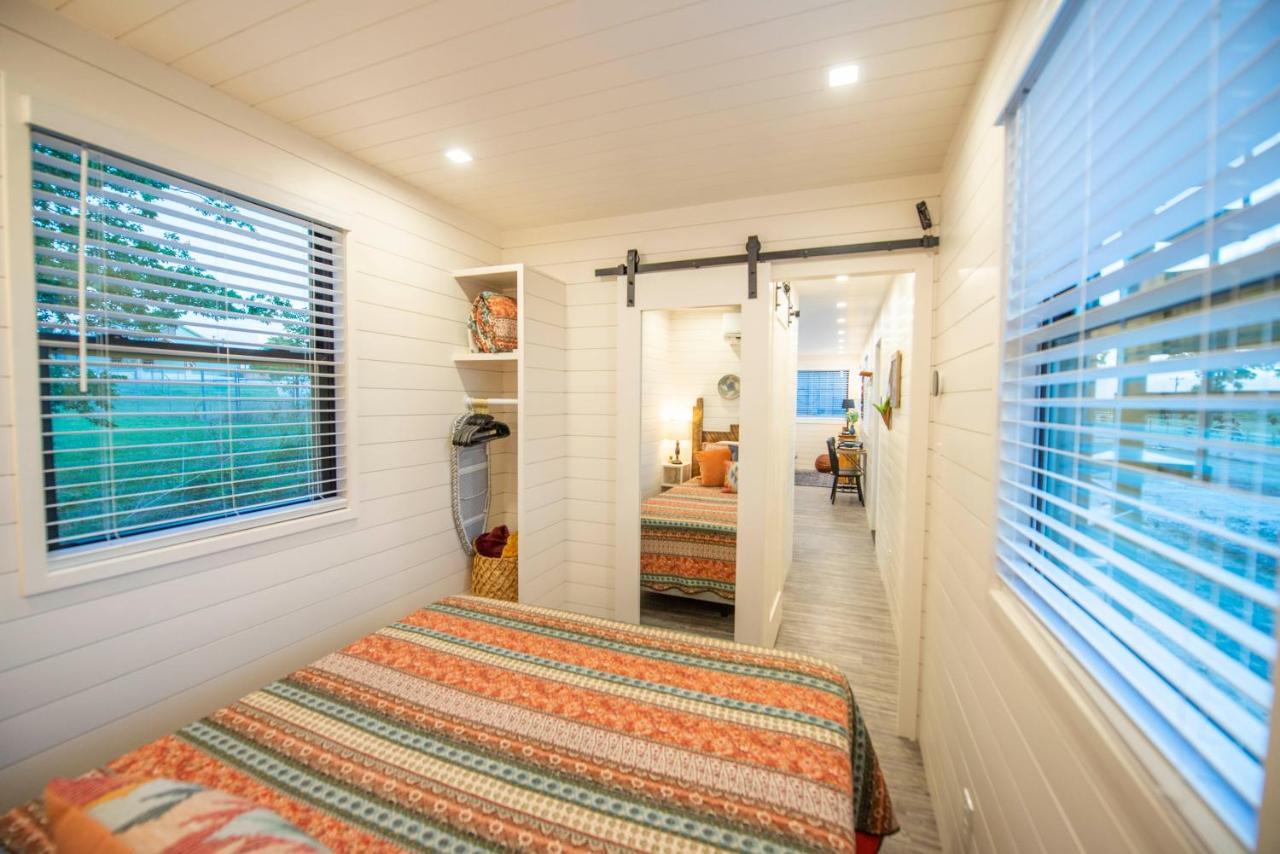 Villa La Casita-Shipping Container House Near Magnolia/Baylor Bellmead Exterior foto